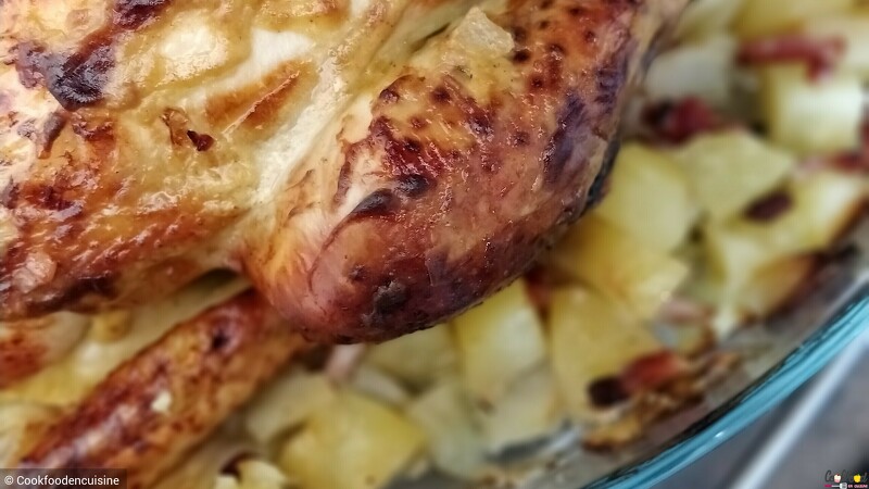 Poulet rôti aux lardons, oignons et pommes de terre