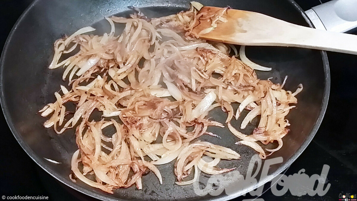 Oignons poêlés fondants