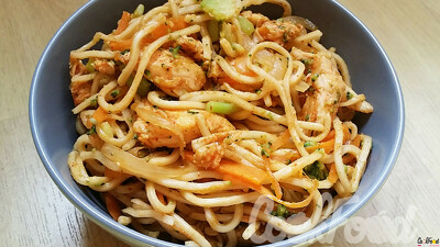 Nouilles sautées poulet légumes